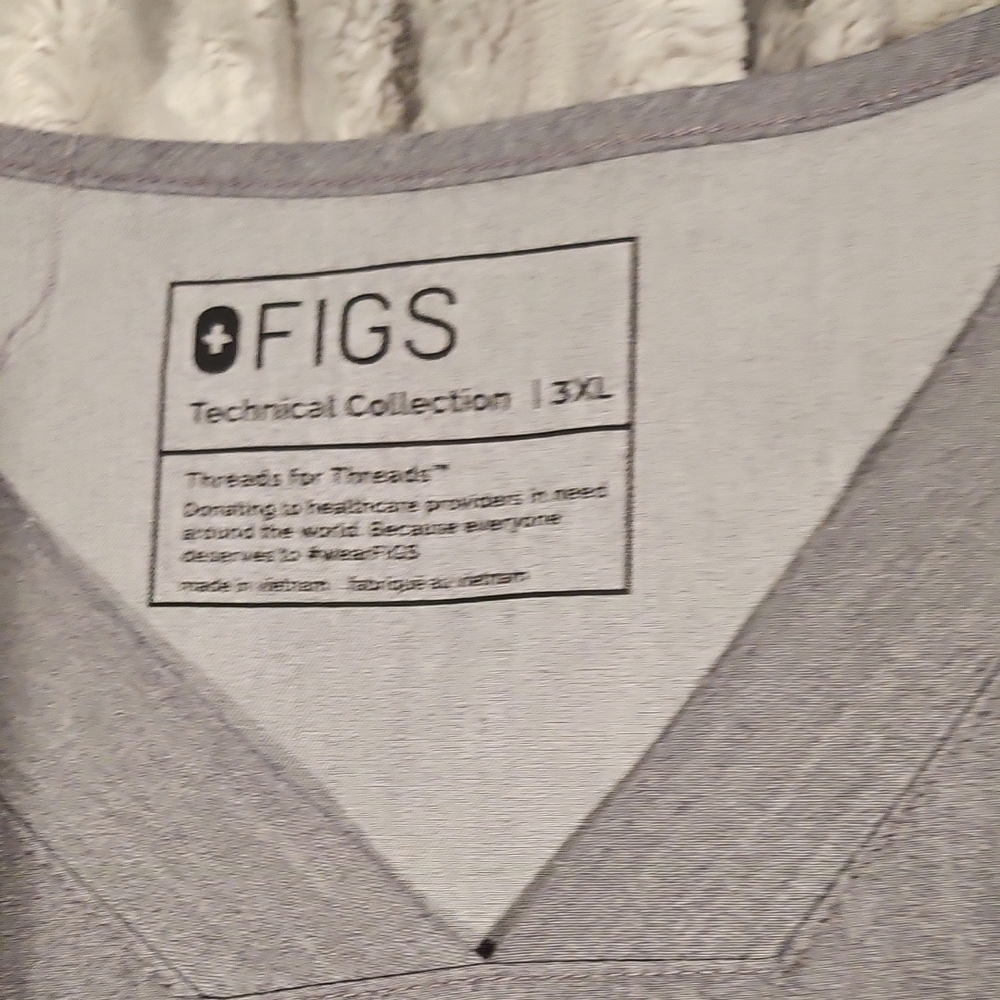 FIGS  Mens Gray Technical Collection Chisec Top 3XL